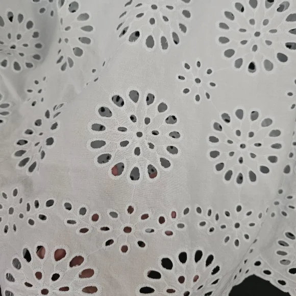 Calligraphie eyelet blouse. - Picture 4 of 5